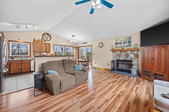 W299S10917 Valley Ridge DRIVE, Mukwonago, WI 53149