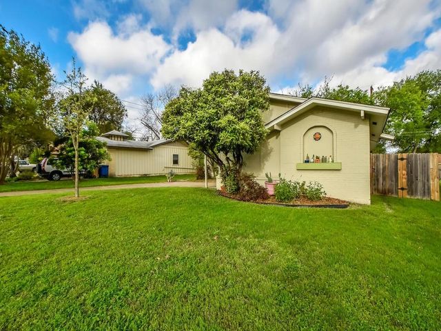 8208 Stillwood LN, Austin, TX 78757