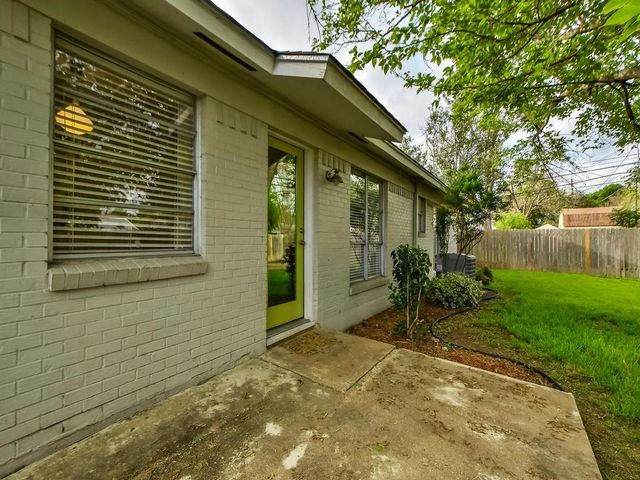 8208 Stillwood LN, Austin, TX 78757