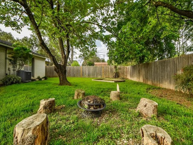 8208 Stillwood LN, Austin, TX 78757