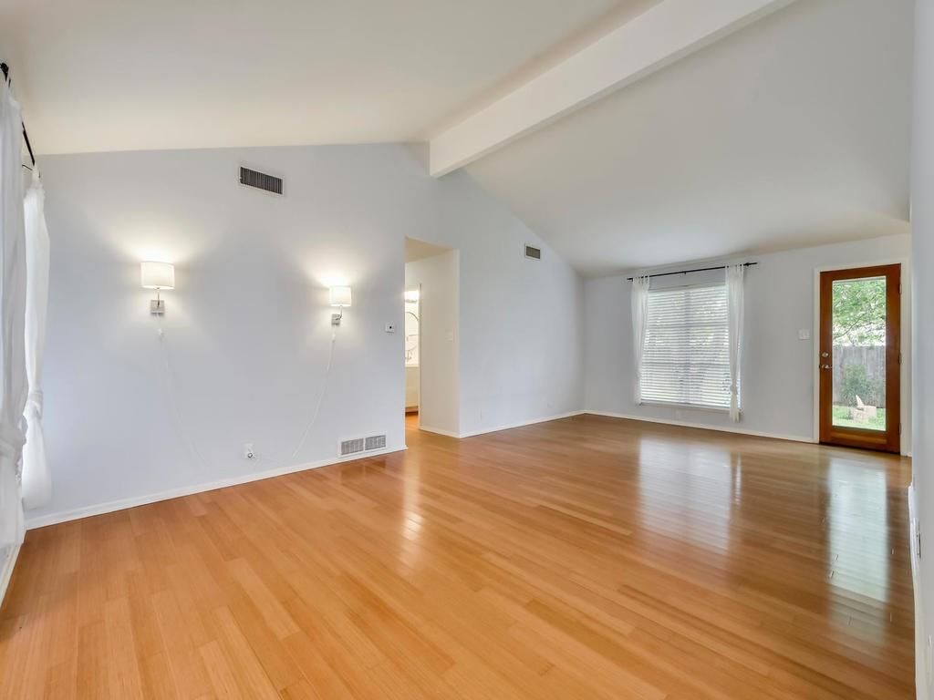 8208 Stillwood LN, Austin, TX 78757