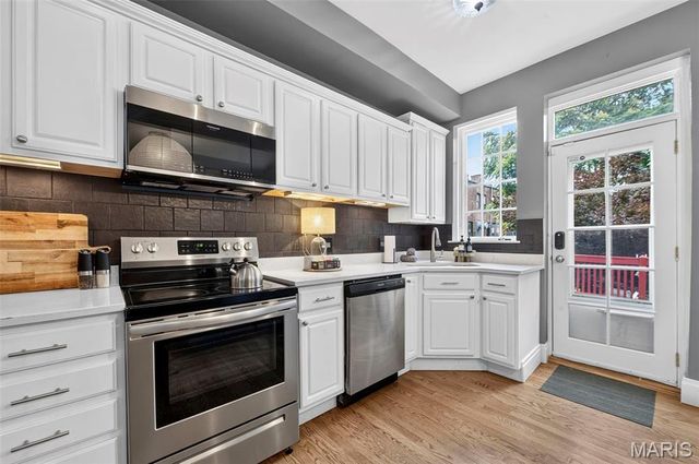 4251 Maryland Avenue, St Louis, MO 63108
