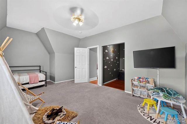 4251 Maryland Avenue, St Louis, MO 63108