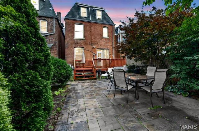 4251 Maryland Avenue, St Louis, MO 63108