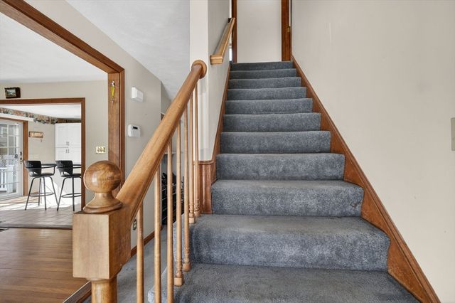 31 Rainbow Drive, Haverhill, MA 01835