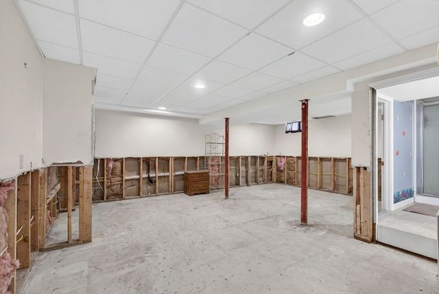 31 Rainbow Drive, Haverhill, MA 01835