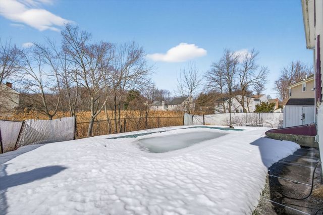 31 Rainbow Drive, Haverhill, MA 01835