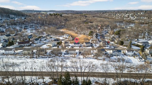 31 Rainbow Drive, Haverhill, MA 01835