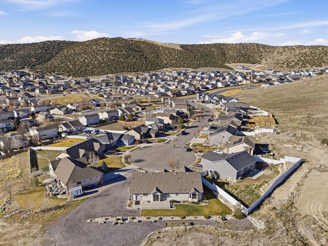 4001 E EAGLE TOP CT, Eagle Mountain, UT 84005