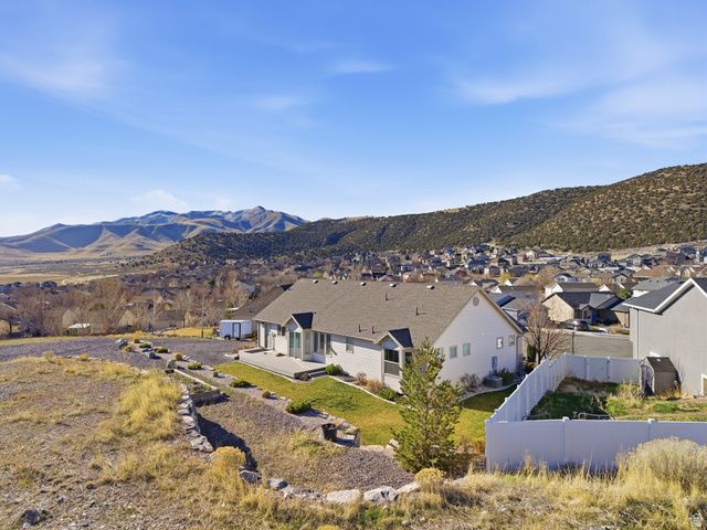 4001 E EAGLE TOP CT, Eagle Mountain, UT 84005