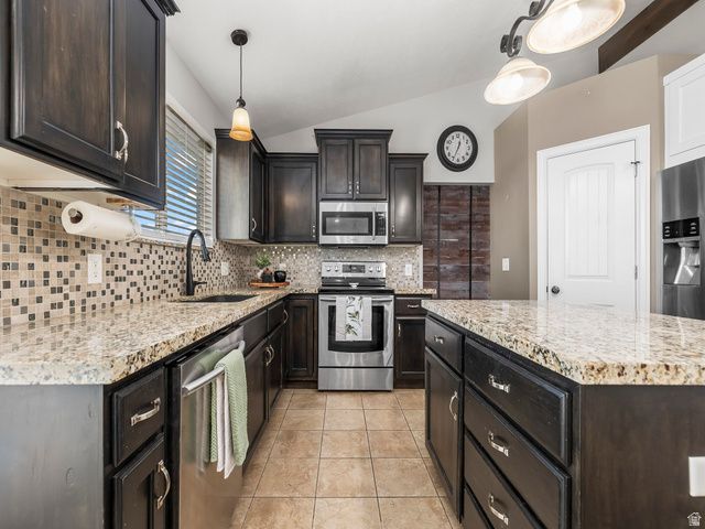 4001 E EAGLE TOP CT, Eagle Mountain, UT 84005