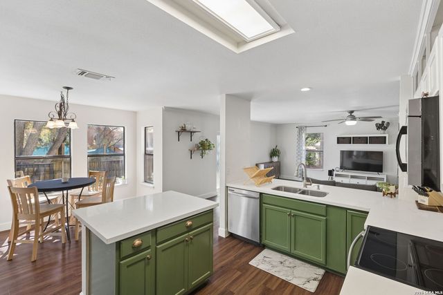 9632 Dover Rdg, San Antonio, TX 78250
