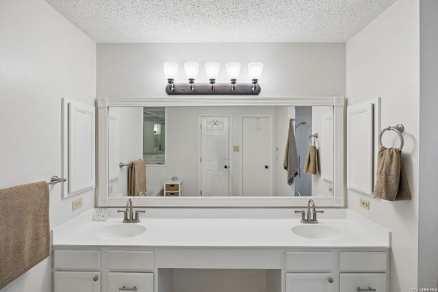 9632 Dover Rdg, San Antonio, TX 78250