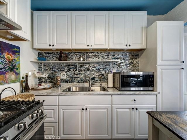 841 W 58th, Los Angeles, CA 90037