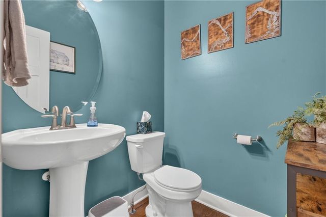 1800 Knoll Creek Lane, Raymore, MO 64083