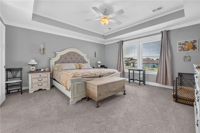 1800 Knoll Creek Lane, Raymore, MO 64083