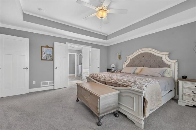 1800 Knoll Creek Lane, Raymore, MO 64083