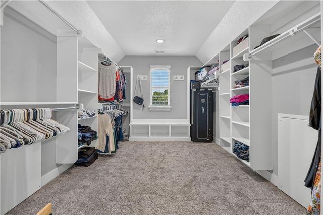 1800 Knoll Creek Lane, Raymore, MO 64083