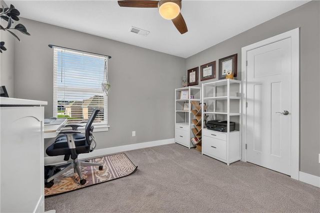1800 Knoll Creek Lane, Raymore, MO 64083