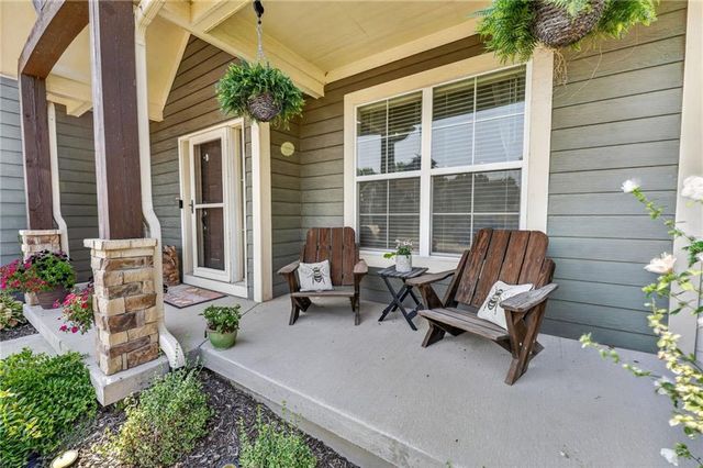 1800 Knoll Creek Lane, Raymore, MO 64083