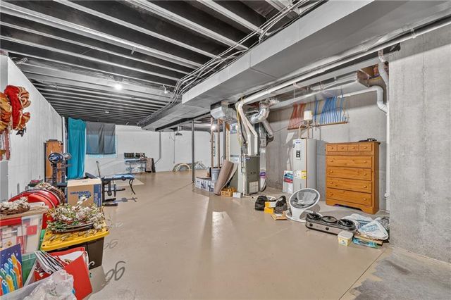 1800 Knoll Creek Lane, Raymore, MO 64083