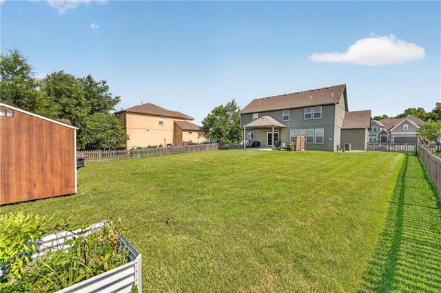 1800 Knoll Creek Lane, Raymore, MO 64083