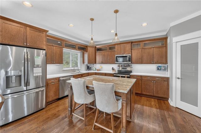 1800 Knoll Creek Lane, Raymore, MO 64083
