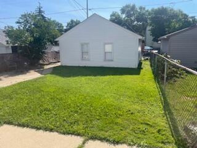 1648 S 69th STREET, West Allis, WI 53214