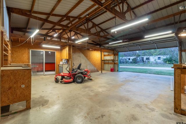 22240 Deval Ln, Frankston, TX 75763