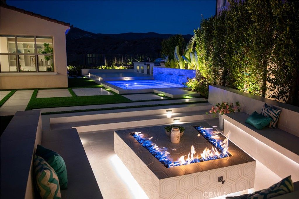 100 Albero, Irvine, CA 92602