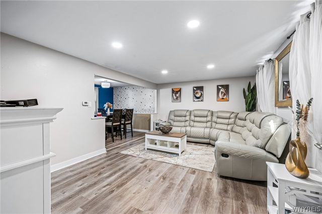 353 Vine Lane, Amherst, NY 14228