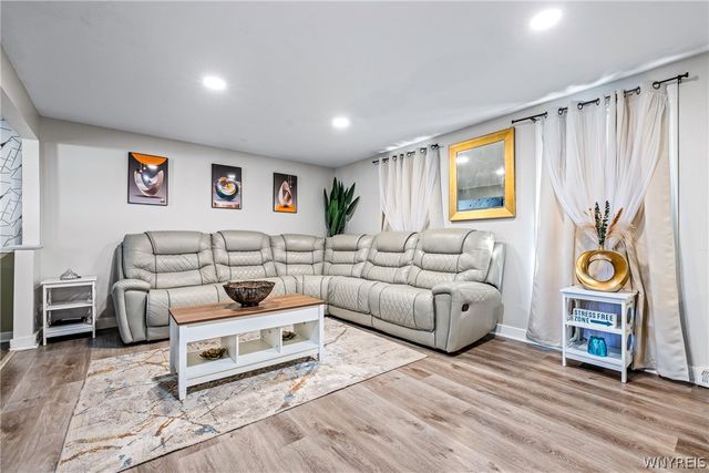 353 Vine Lane, Amherst, NY 14228
