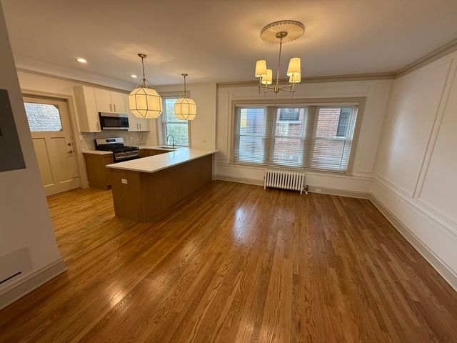 531 Hinman Avenue B-1, Evanston, IL 60202