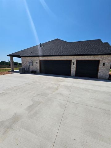 1169 Wolf Creek Drive, Blanchard, OK 73010