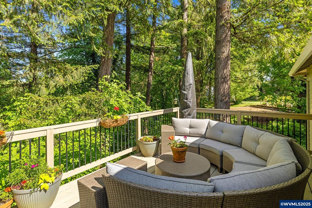 Image 24 of property listing at 4509 NE Blue Heron Ct, Newberg, OR 97132