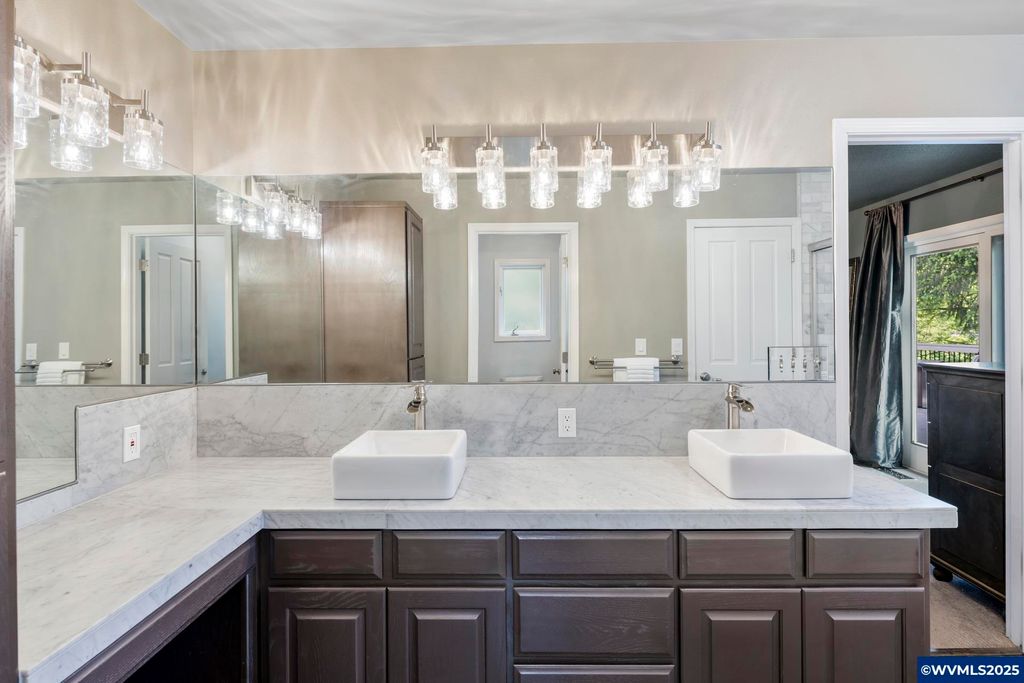 Image 32 of property listing at 4509 NE Blue Heron Ct, Newberg, OR 97132