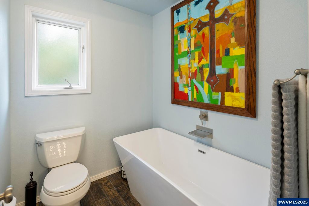 Image 33 of property listing at 4509 NE Blue Heron Ct, Newberg, OR 97132