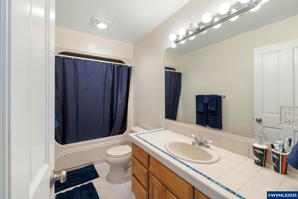 Image 42 of property listing at 4509 NE Blue Heron Ct, Newberg, OR 97132