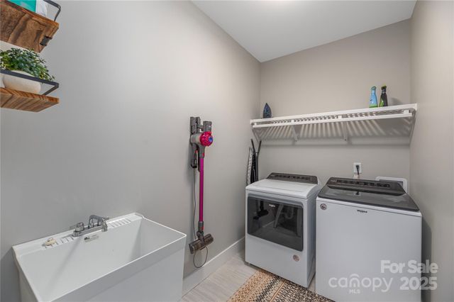 518 Sweet Birch Park Lane, Black Mountain, NC 28711