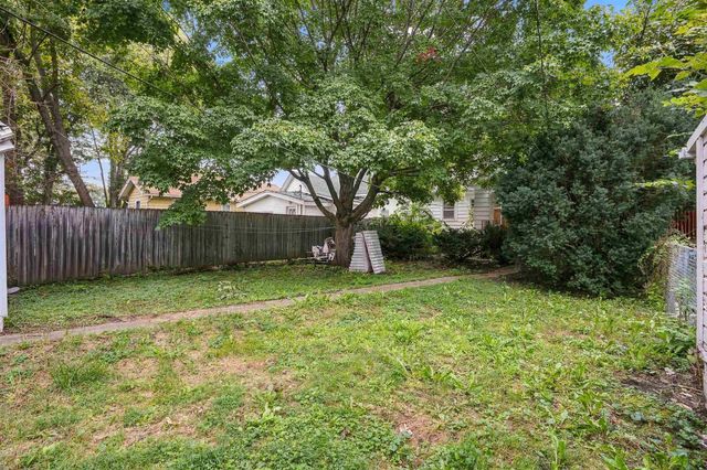 1014 W 6th Street, Waterloo, IA 50702