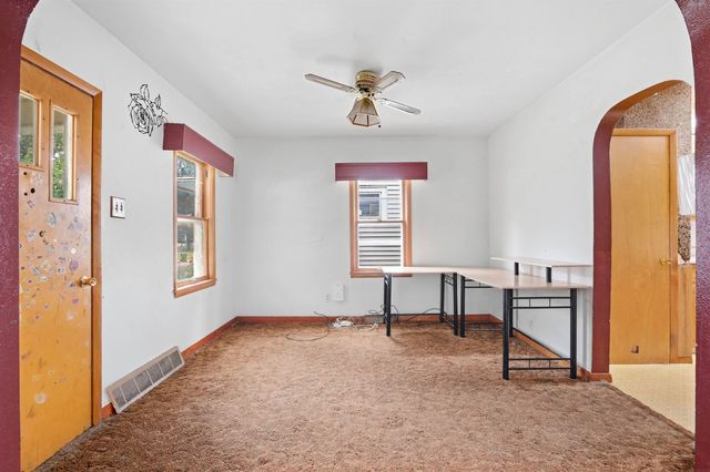 1014 W 6th Street, Waterloo, IA 50702