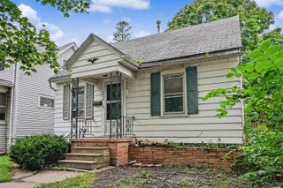 1014 W 6th Street, Waterloo, IA 50702