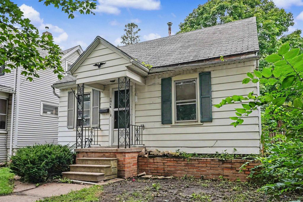 1014 W 6th Street, Waterloo, IA 50702