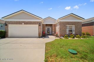 388 Creekside Way, Lenoir City, TN 37771