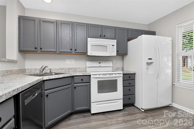 10866 Holly Ridge Boulevard, Charlotte, NC 28216