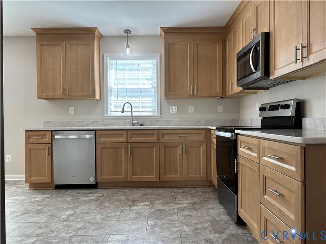 8294 Christopher Paul Dr, Mechanicsville, VA 23111