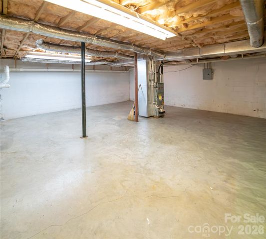 1421 Windsor Street NE, Lenoir, NC 28645
