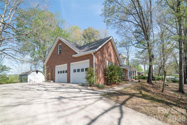 1421 Windsor Street NE, Lenoir, NC 28645