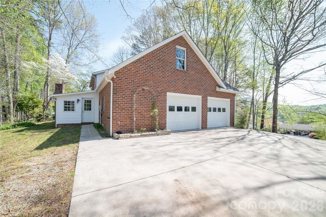 1421 Windsor Street NE, Lenoir, NC 28645