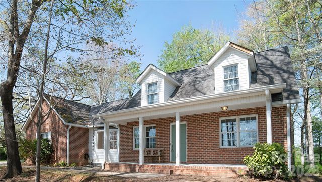 1421 Windsor Street NE, Lenoir, NC 28645